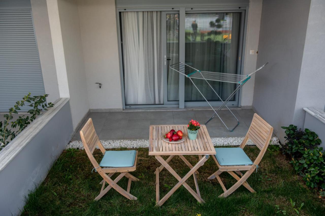 Itaka Studio Apartments - Halkidiki Suites Com Nikiti  Exterior foto
